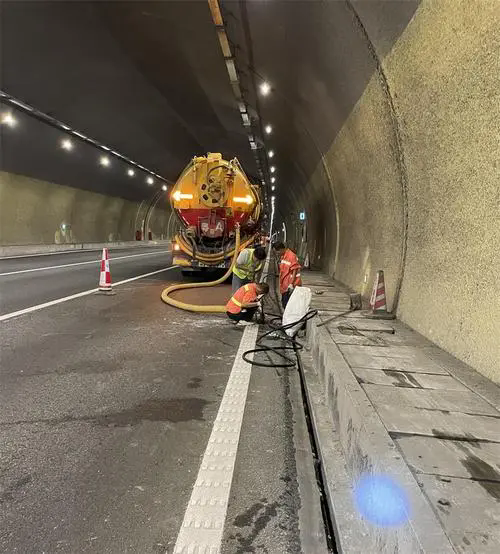 吉林隧道排水渠清淤